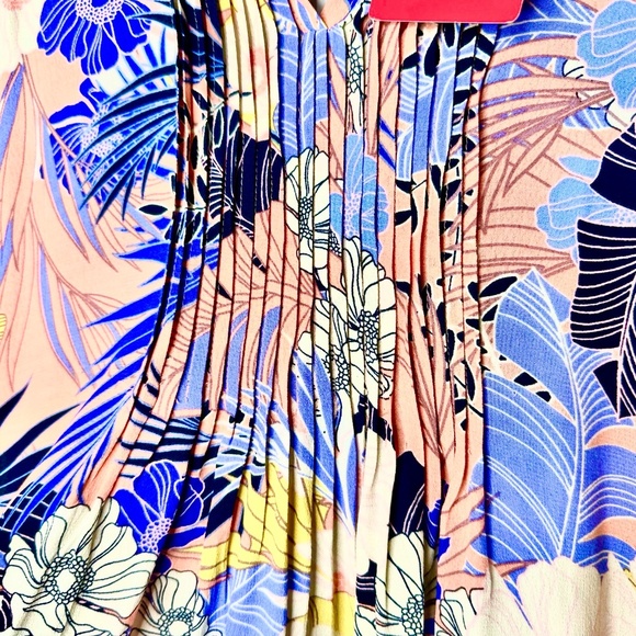 Sanctuary Tank Top, Palma Shell Evereve Floral Pintuck, Size: Small *LIKE NEW🩷* - Picture 7 of 11